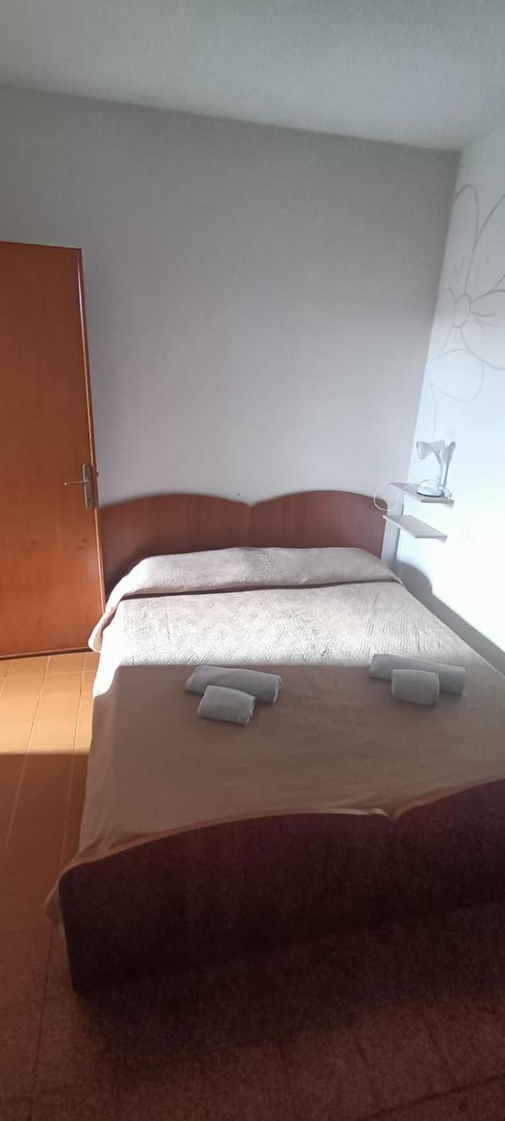 Camping Ermosa Позада Екстер'єр фото